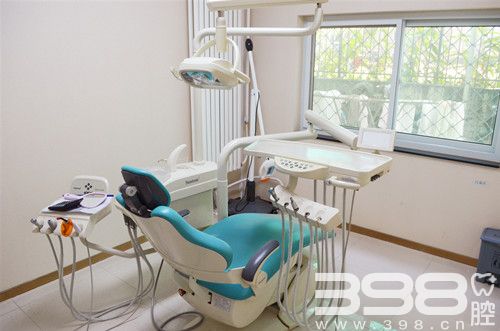 北京维嘉口腔门诊部是正规的吗？种植牙技术可靠吗？