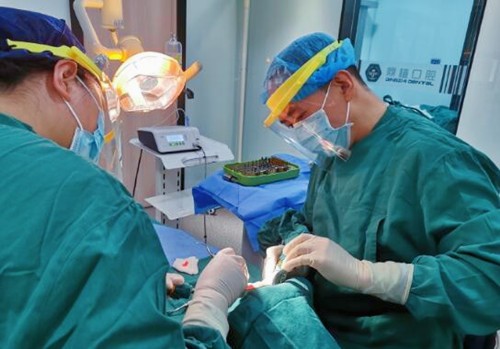 正规的种植牙医院排名中，上海种植牙哪个医院的医生最好？