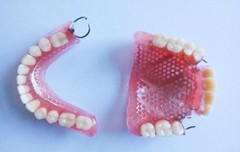活动义齿和吸附性义齿哪种最舒服？bps全口义齿的利弊分析