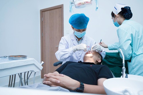 哈尔滨种植牙医生排名,来看哈尔滨市种牙好的医生是哪一位?