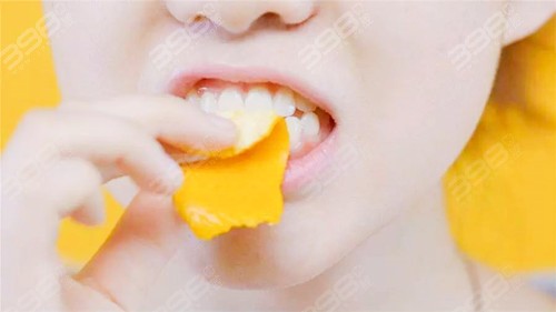牙齿发黄怎么去除变白-柠檬汁美白