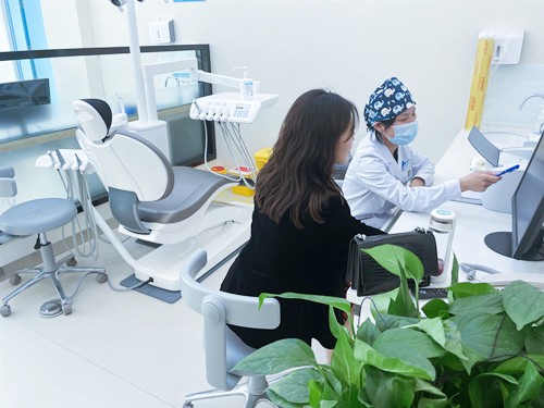 西安莲湖区牙科医院推荐:这家牙科看牙价格便宜技术又好!