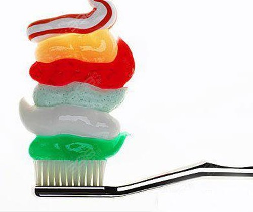 牙膏是凝胶状的好还是糊状的好？