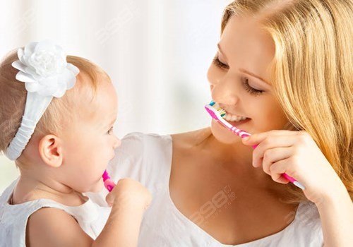 宝宝换牙期间，家长需要做到的“四要”和“四不要”