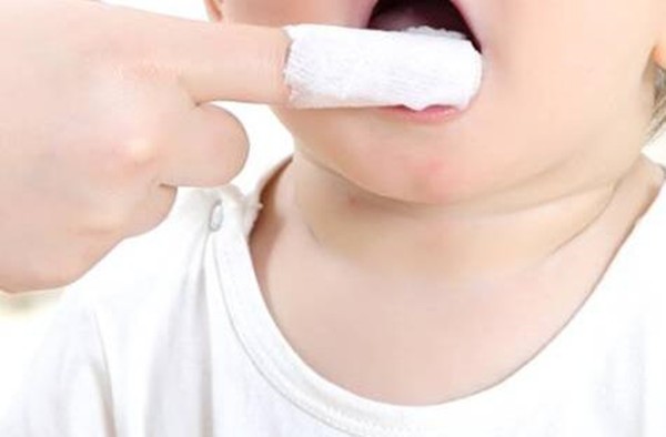 宝宝的乳牙也要认真刷，让牙齿健康也赢在起跑线上