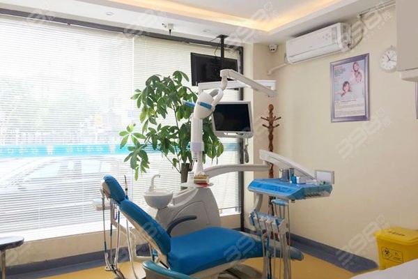 上海程峰口腔诊所治疗室