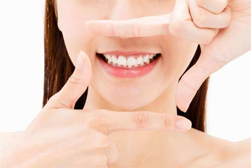 拔牙后长期放任不管缺失牙齿，其他牙齿会遭殃的