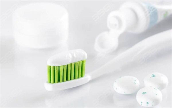 如何正确选择牙膏？