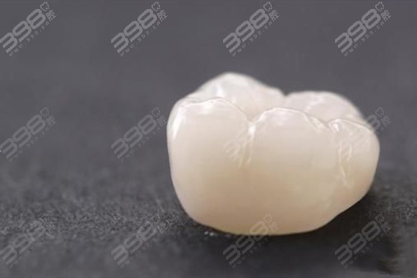 杭州烤瓷牙价目表新消息,速看杭州做国产/进口牙冠多少钱一颗?