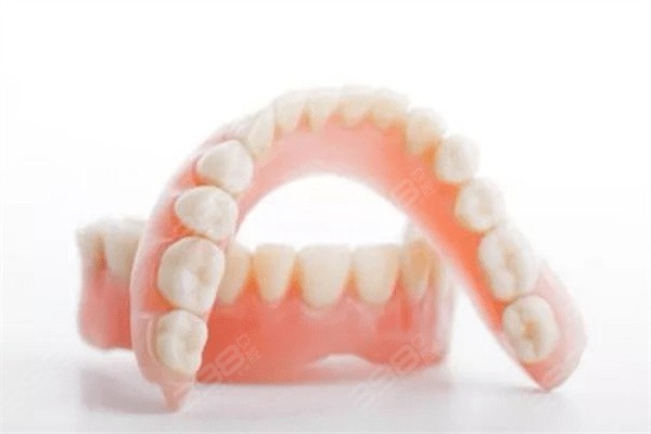 上海奉浦医院口腔科牙齿美白、镶牙收费标准