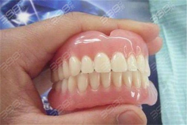 桂林吸附性义齿哪家牙科医院好？