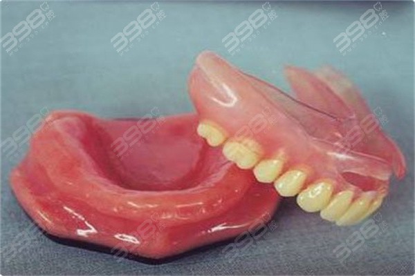 桂林口腔医院吸附性义齿多少钱？