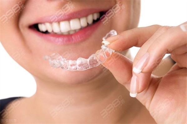 隐形牙套是怎么移动牙齿的？哪款隐形矫正器矫正速度快一些？